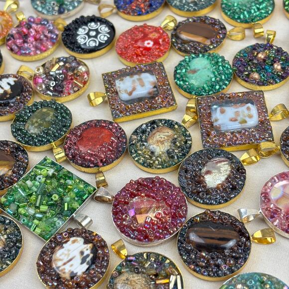 Pendant Craft Jewelry Lot - 75+ Multicolor Resin Bead Glass Stone Circle Square - Picture 7 of 10